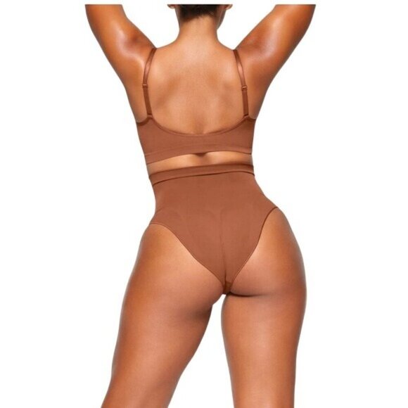 SKIMS Medium Seamless Sculpt Mid Rise Brief Core Control Bronze Brown NWOT - Picture 6 of 6